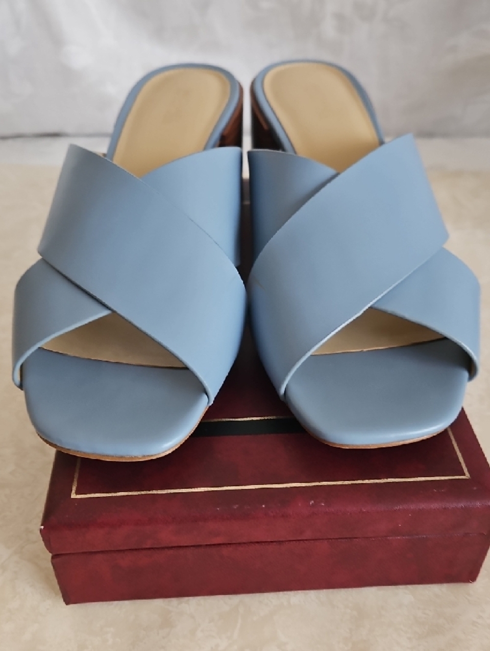 Michael Kors Abbott Leather Slide Mules Shoes, Size 9.